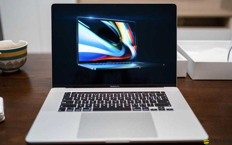 16 歲日本學(xué)生 MacBook-Pro 評測：網(wǎng)傳比安卓版本畫質(zhì)更高引關(guān)注