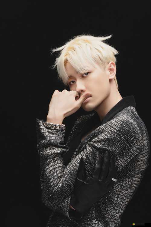 十八歲新疆女 RAPPER 深夜：用音樂訴說青春夢想