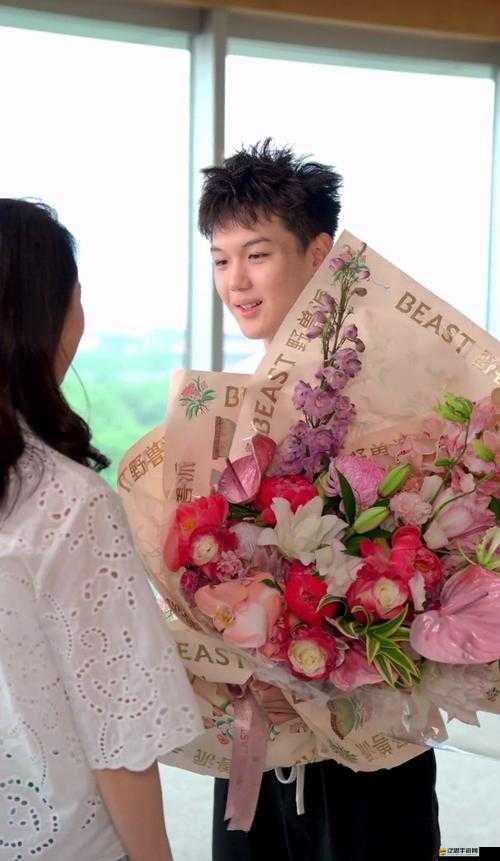 男女一起努力坤坤開元共創美好未來