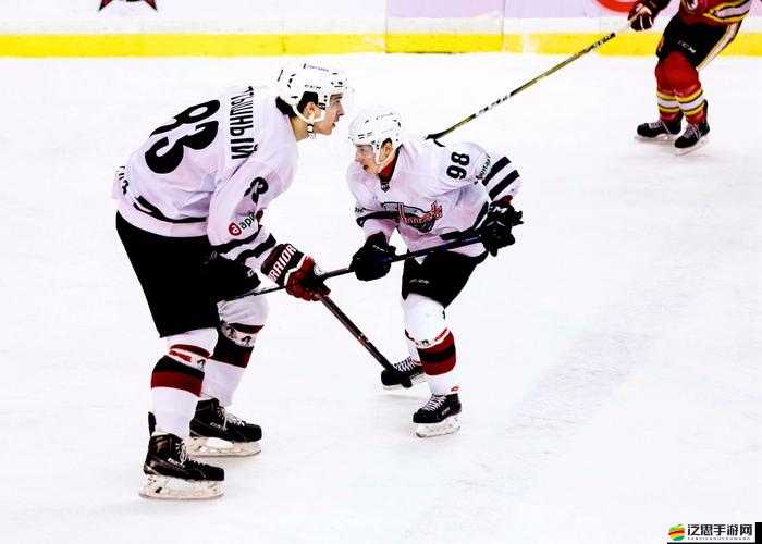 打撲克的劇烈運動真人：心跳加速的激情對決