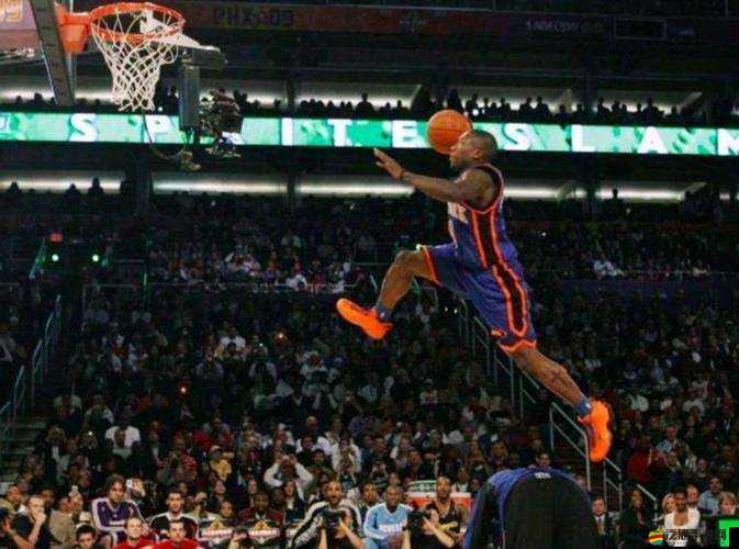 NBA2K14技巧揭秘，掌握自拋自扣，解鎖并展現你的終極籃球絕技