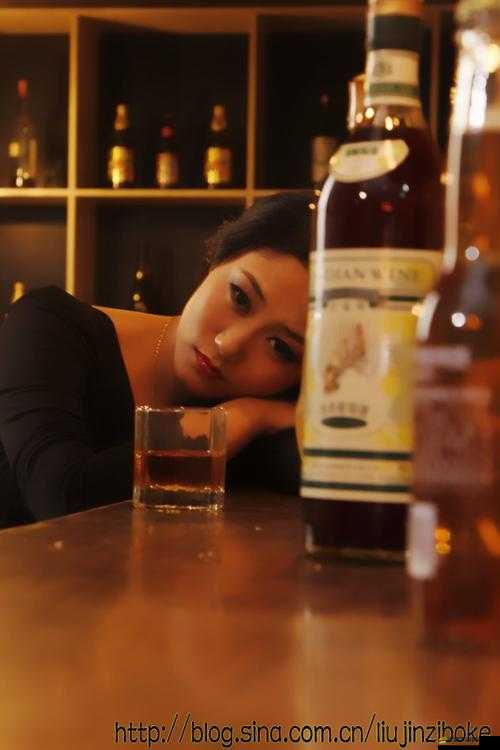 少婦那神秘且充滿誘惑的黑毛逼引發的奇妙故事