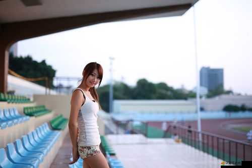 美女脫了內(nèi)褲張開腿讓男人添軟件：極致私密互動體驗(yàn)