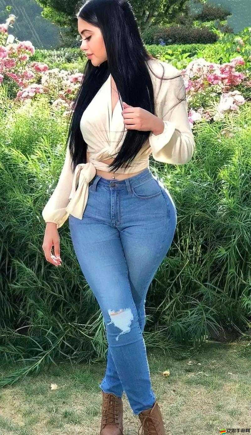 粉嫩的外國妞公開：顏值與魅力的完美結合