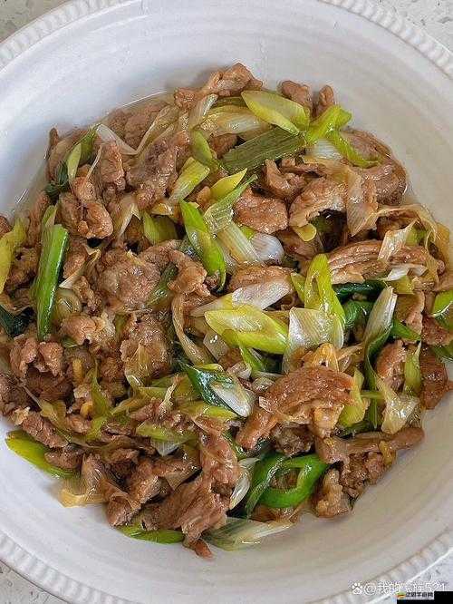 老爹大排檔特色美食揭秘，蔥爆羊肉的詳細(xì)制作流程與技巧