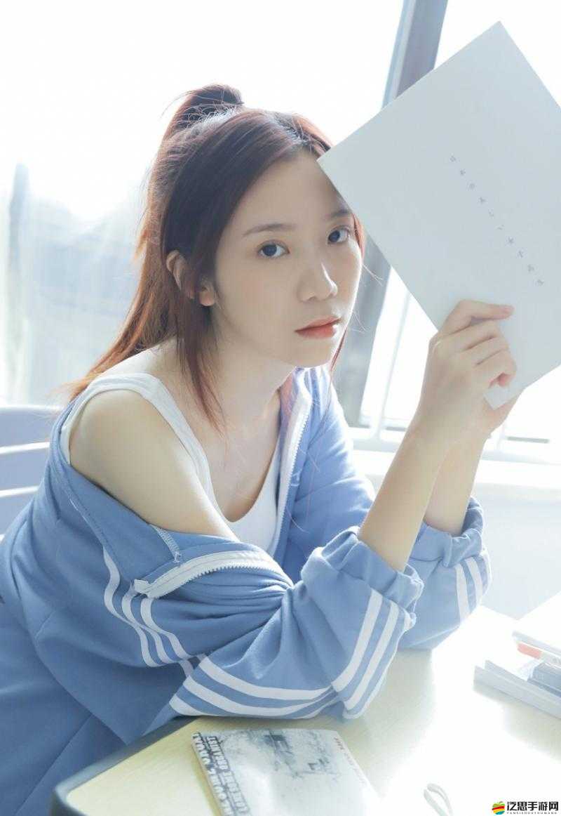 國產(chǎn)學生妹清純甜美：羞澀純真的校園初戀