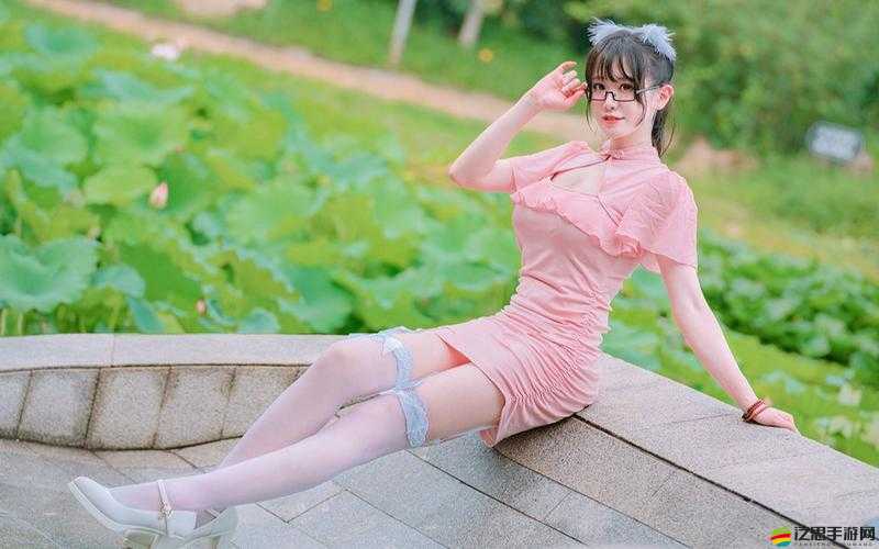 白絲美女被操的香艷場(chǎng)景令人浮想聯(lián)翩