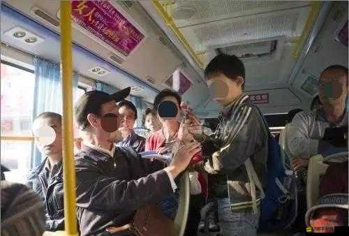人肉公交車事件引發(fā)的社會道德思考