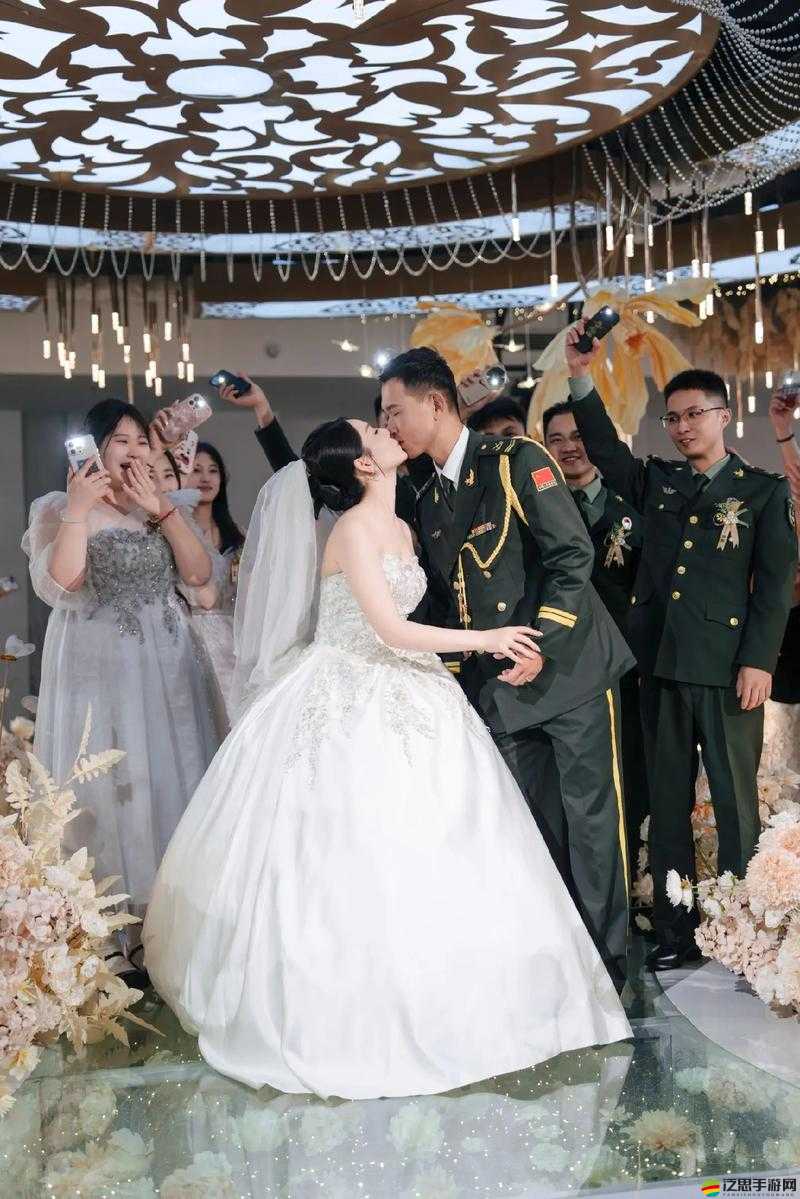 粉嫩的她 1v1 軍婚 h：一場特殊而浪漫的軍婚故事
