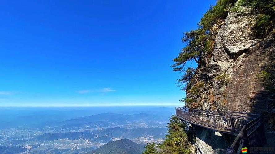 深度解析提燈與地下城中雷神之錘的性能與屬性特點