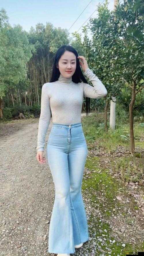 成熟迷人的魯女士激情交合：XXXⅩ