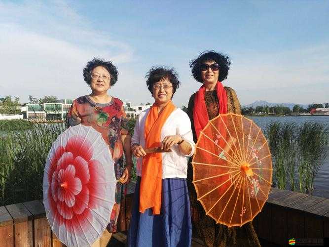 和朋友夫妻間的歡樂互動：分享美好時光與真摯情誼