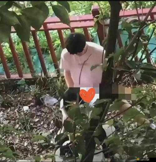公園當孩子面梅開二度：震驚道德底線