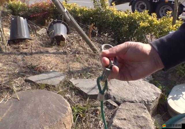 在教室撿到一個遙控器：這是誰丟的引發大家好奇與猜測