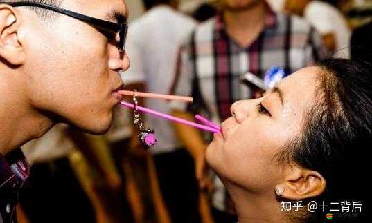 嘴巴含胸的感覺知乎：深入探討這種獨特身體感受的緣由