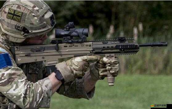 現(xiàn)代戰(zhàn)爭4中，突擊槍A1如何搭配配件才能達到最佳效果？